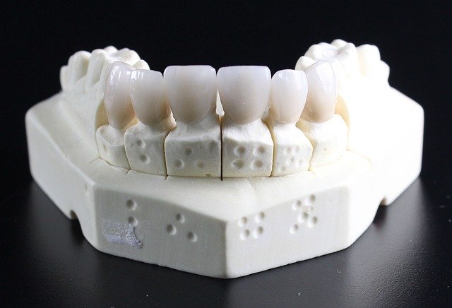 Come diventare odontotecnico