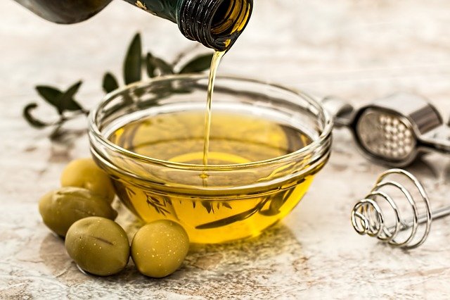 Olio uso in cucina proprietà benefiche